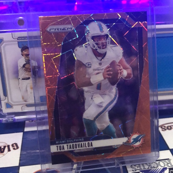 Prizm Miami Dolphins Tua Tagovailoa Card - Picture 1 of 2